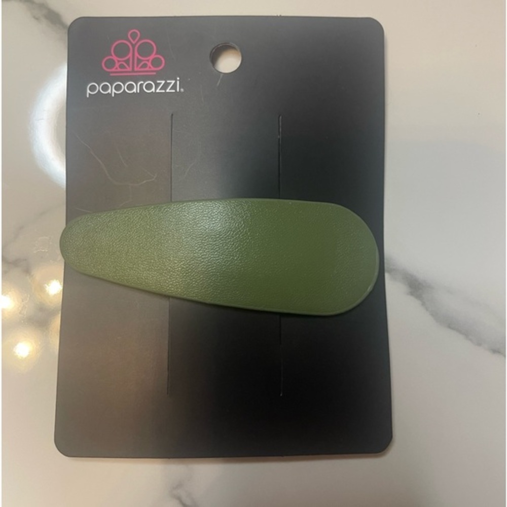 Paparazzi Hair Clip (snaps in)
